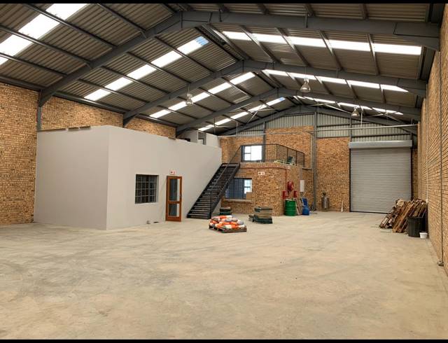 411M² WAREHOUSE TO LET IN STRIJDOMPARK